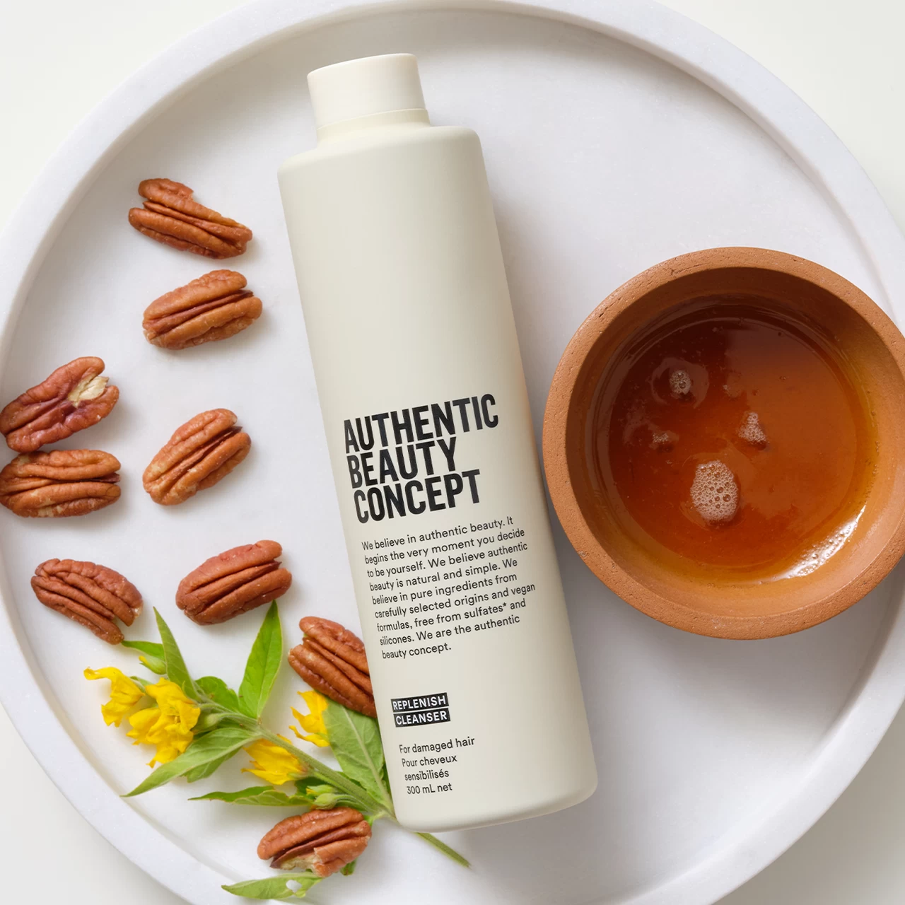 Bain Réparateur Cheveux Sensibilisés Authentic Beauty Concept 300ml 5 Bain Réparateur Cheveux Sensibilisés Authentic Beauty Concept 300ml – Image 3